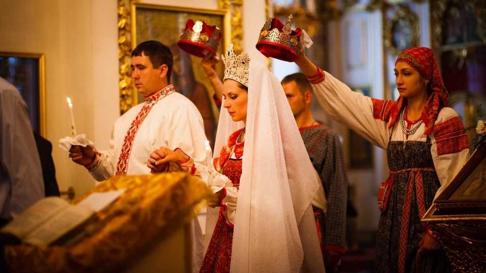 Русские свадебные традиции: сватовство, помолвка, девичник, венчание, встреча молодых
