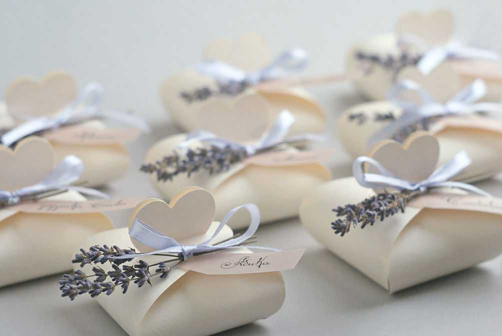 Идеи для бонбоньерок на свадьбу из разных материалов, с фото