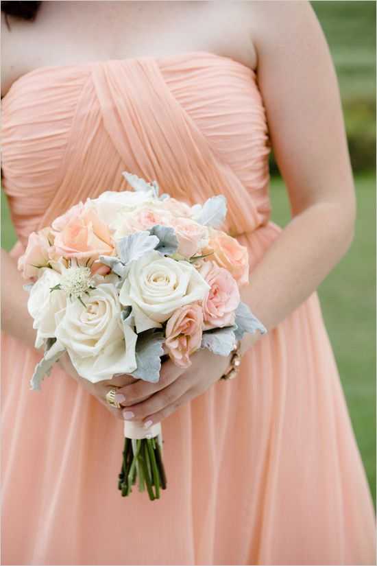 Свадебные букеты кремовые 2021 года: выбор невест и фото обзор