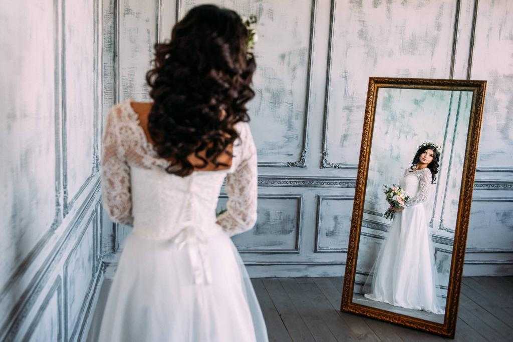 Можно ли продавать свадебное платье - что говорят приметы