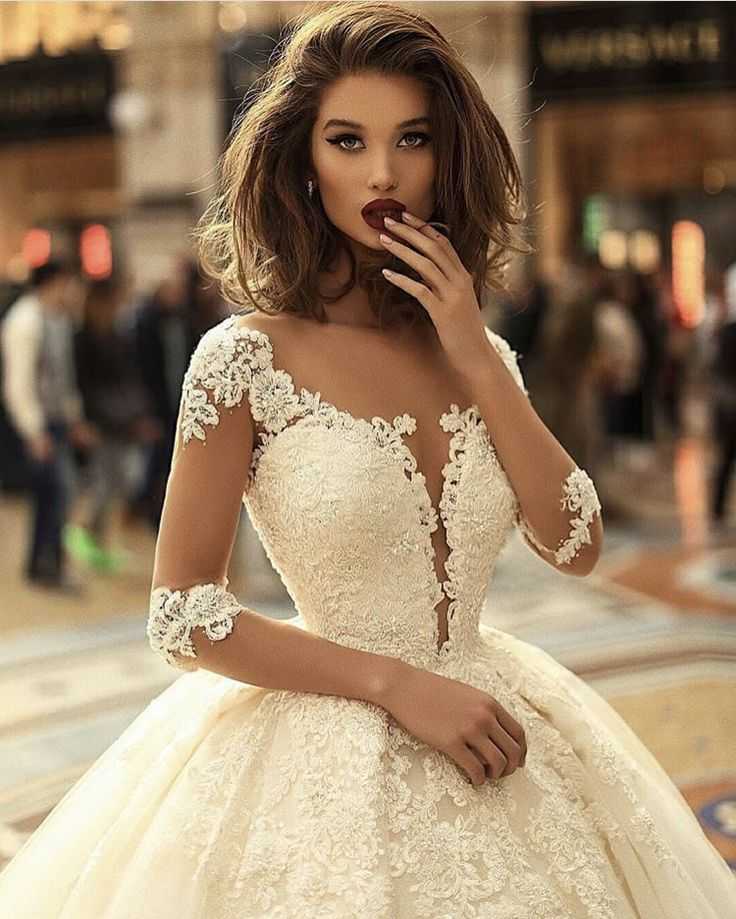 Свадебный костюм (99 фото): для невесты, нарядные белые, модные модели 2021