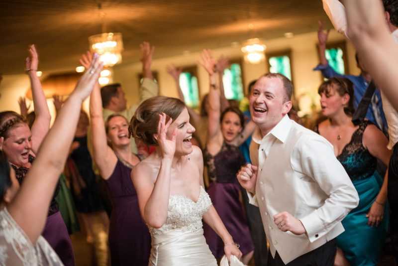 Зажигай: как идеально провести конкурсы на свадьбу для гостей без тамады?