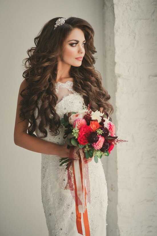Свадебные прически - на длинные, короткие и средние волосы. 120 фото самых красивых свадебных причёсок