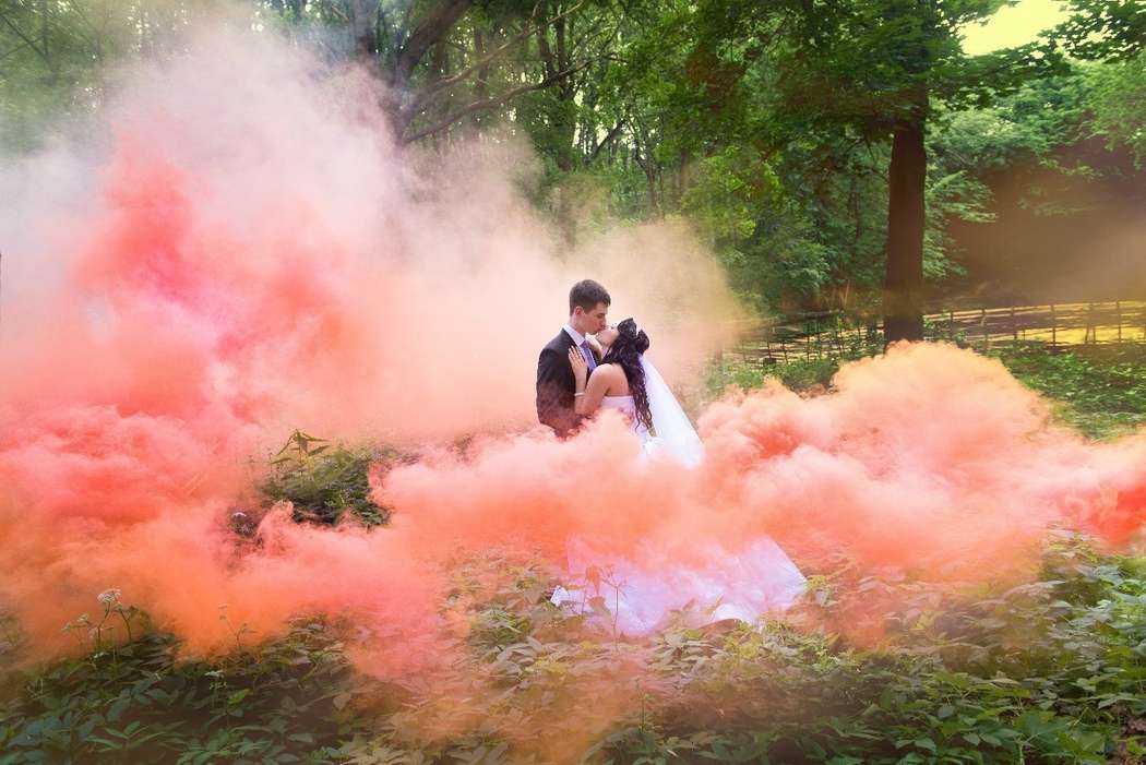 Цветной дым для свадебной фотосессии (идеи и фото)