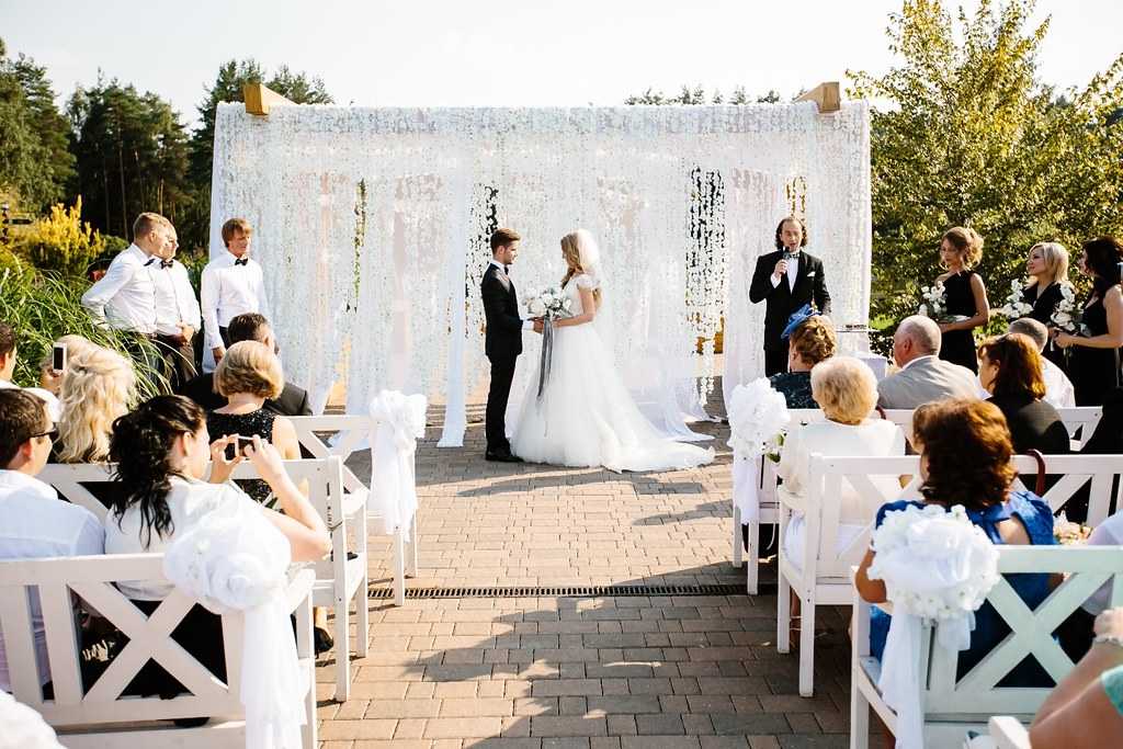 Свадьба в классическом стиле – образы молодых, декор, аксессуары