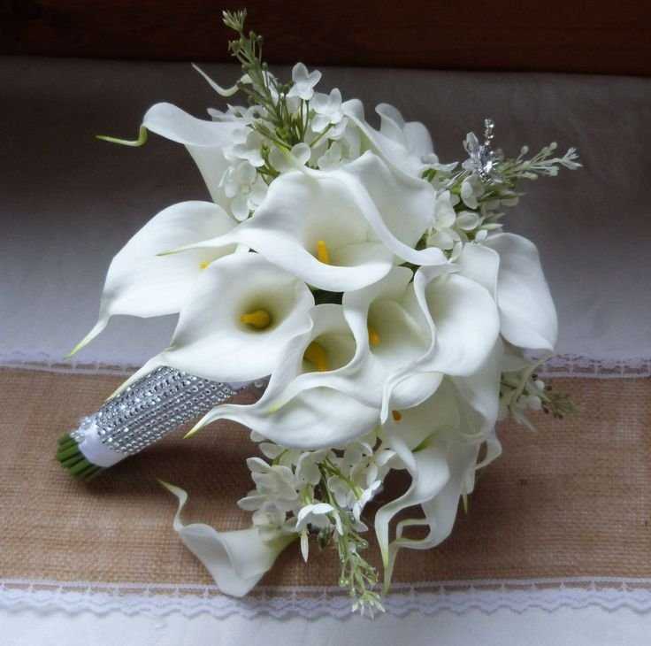 Букет невесты из калл – идеи на свадьбу с розами, орхидеями и другими цветами 2021 + фото