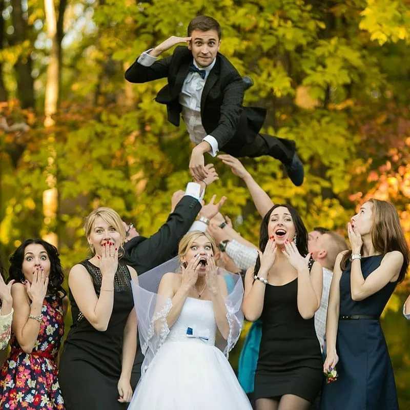 Эффектные и креативные позы для свадебной фотосессии – важный момент в организации торжества Как сделать альбом со дня бракосочетания ярким и необычным а фотографии жениха и невесты – нежными и красивыми