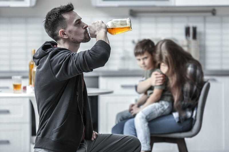 Муж алкоголик что делать — помощь и советы женщине