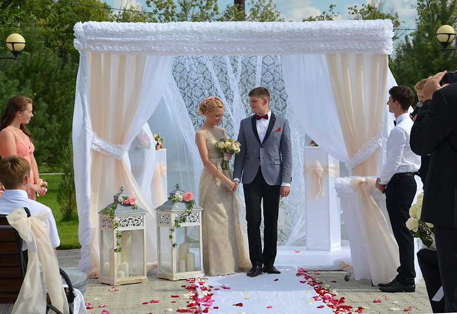 Выездная регистрация брака —  в чем отличия и как проводится