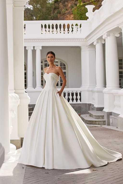 Короткие свадебные платья: мода и тренды 2021-2022