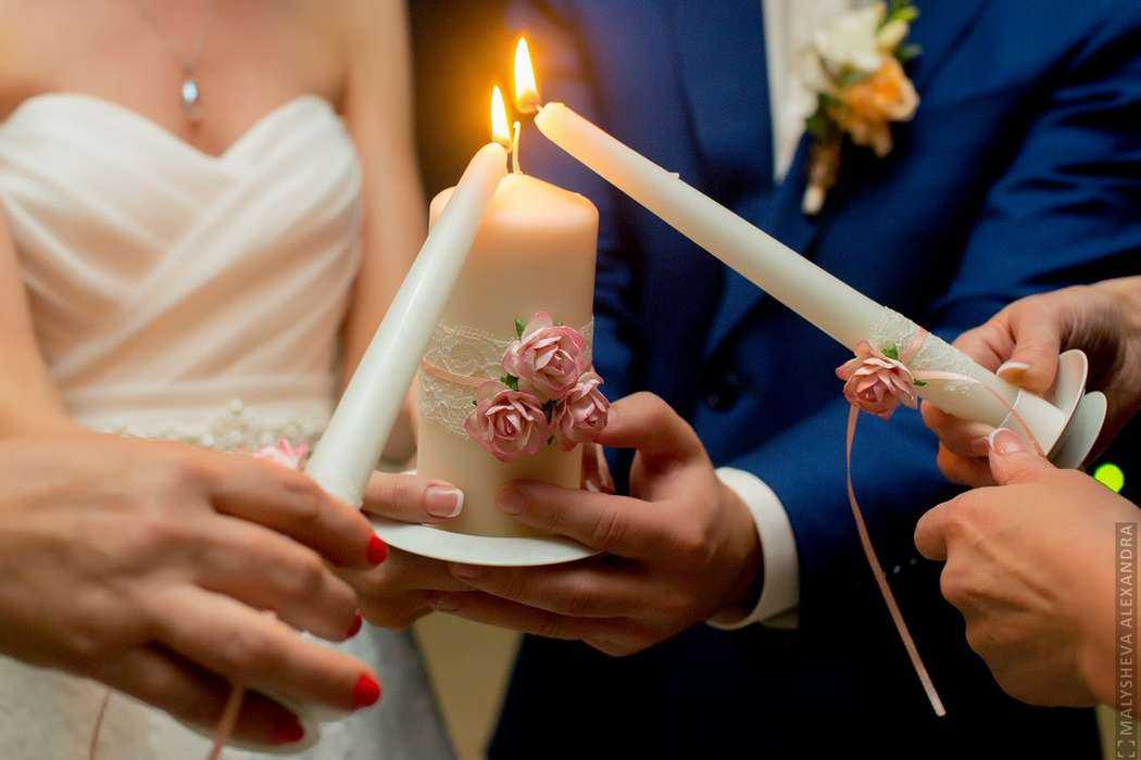 Семейный очаг на свадьбе: история и проведение ритуала