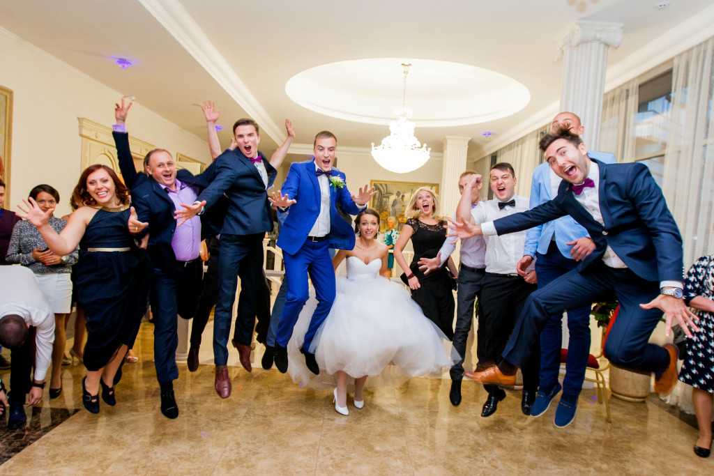 Конкурсы на свадьбе для гостей: смешные, шуточные и креативные