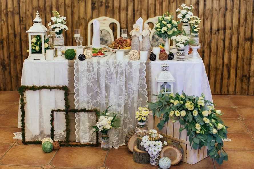 Свадьба в стиле рустик — оформление зала ? в [2021] с фото деревянных украшений