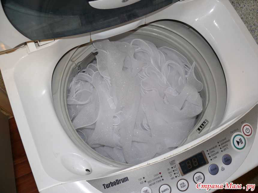Как постирать свадебное платье в домашних условиях: можно ли в стиральной машинке-автомат, правила стирки руками, советы по выведению пятен грязи дома