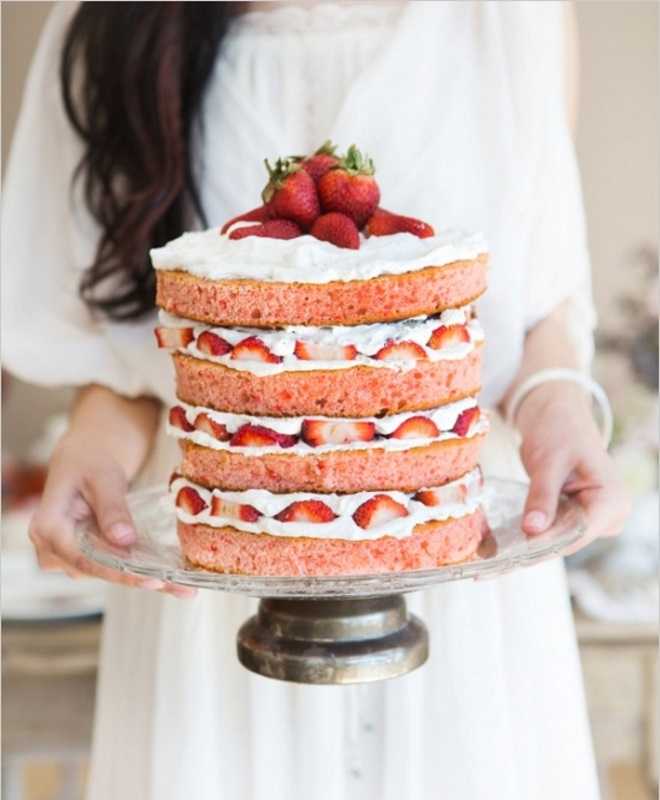 Свадебное украшение тортов в домашних условиях: клубнично-шоколадные свадебные идеи