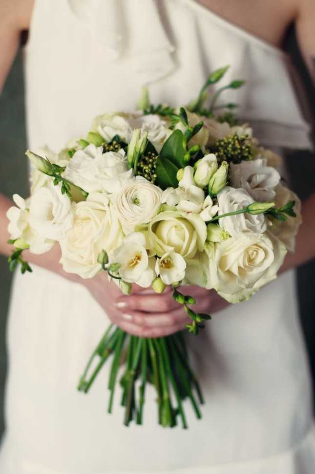 Свадебный букет из эустомы: варианты цветочных композиций
