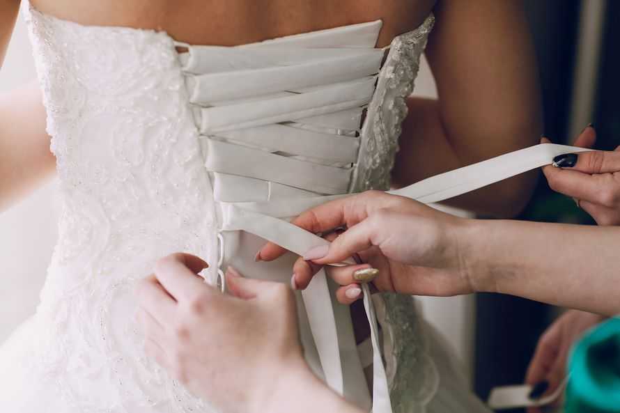 «советы по правильной шнуровке свадебного платья[