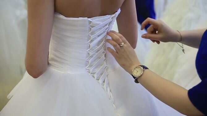 Как шнуруются свадебные платья