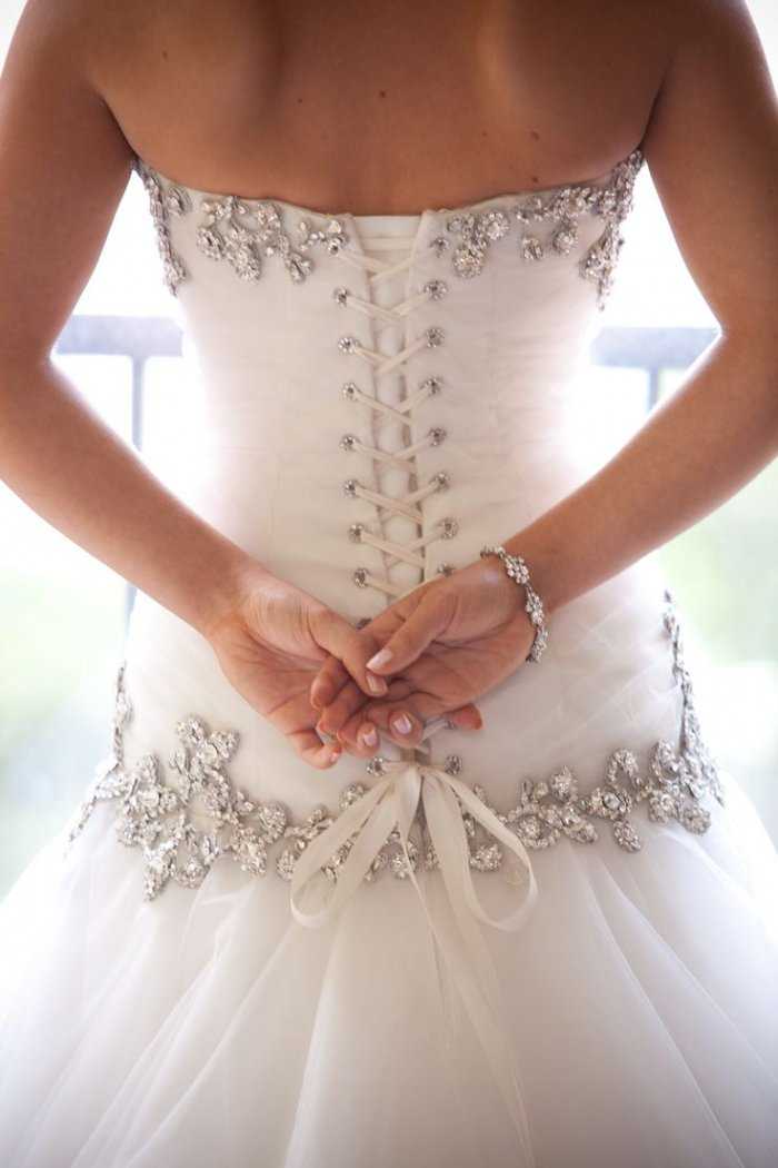 Свадебное платье стало мало: 3 варианта решения проблемы