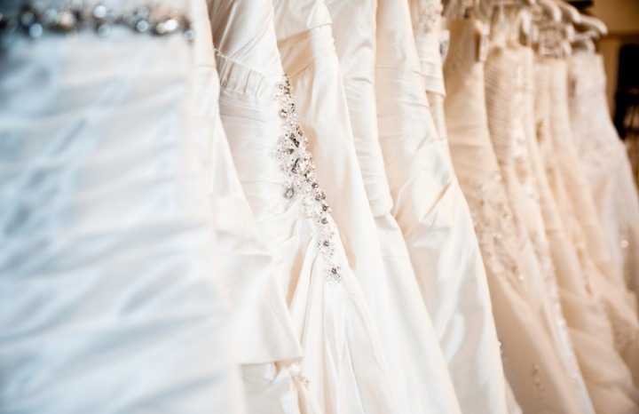 Топ-4 видов тканей для свадебных платьев: фатин, бархат, тафта, лен