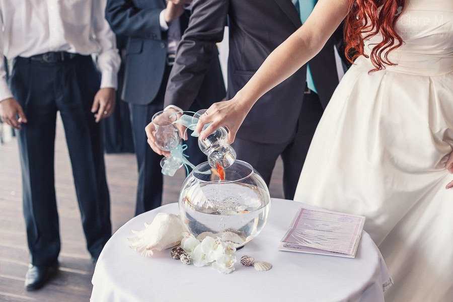 Красивые тосты на свадьбу: своими словами и в стихах
