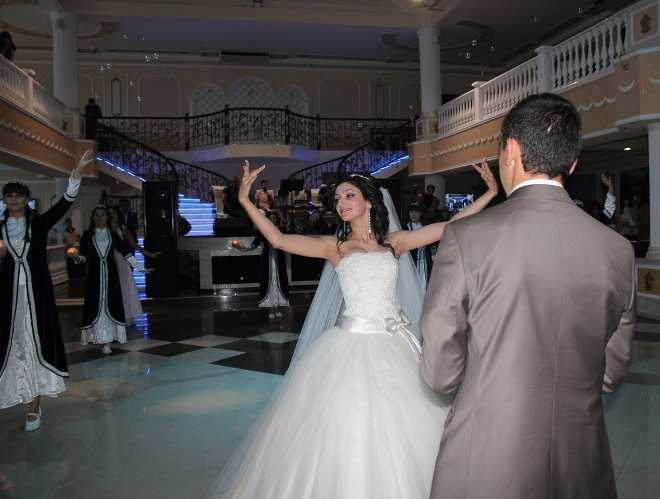 Армянская свадьба: особенности проведения, традиции и обычаи