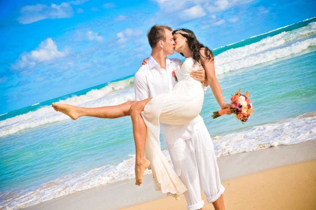 Шикарная свадебная фотосессия на море – самые оригинальные идеи