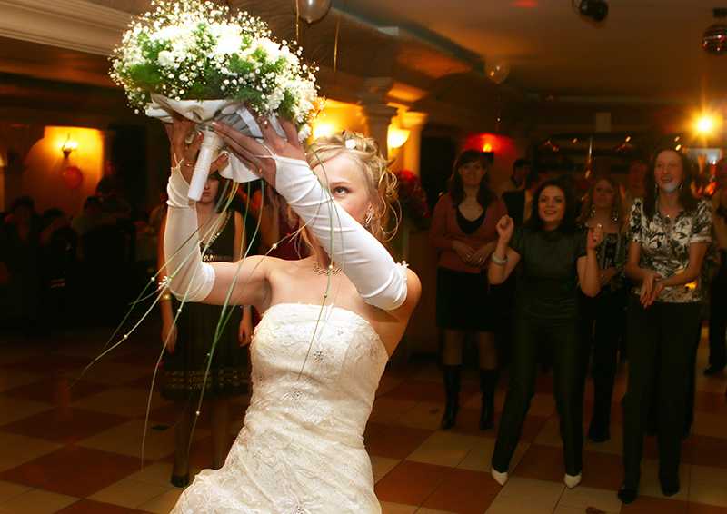 Приметы, суеверия и традиции на свадьбу для молодоженов и гостей