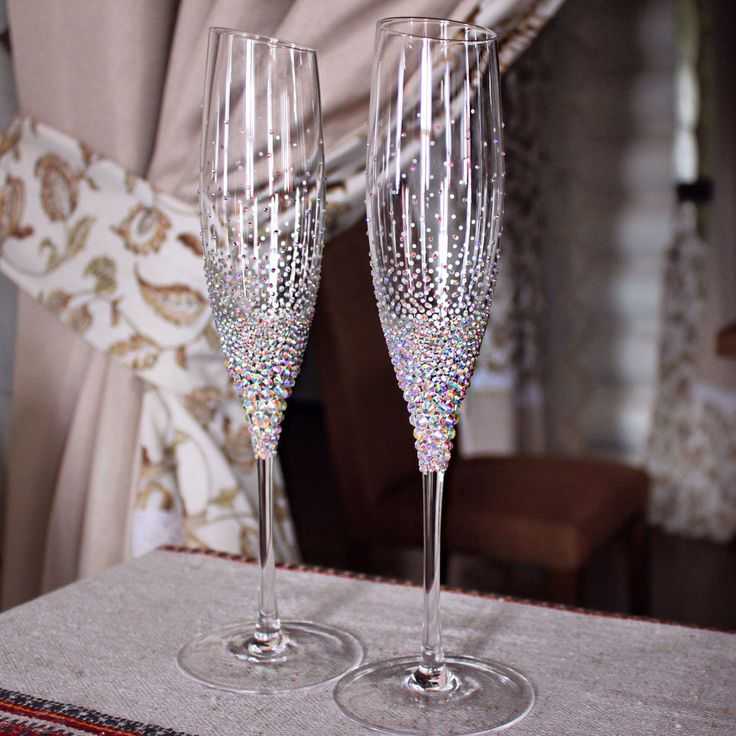 Свадебные бокалы своими руками: мастер-класс современного торжественного украшения