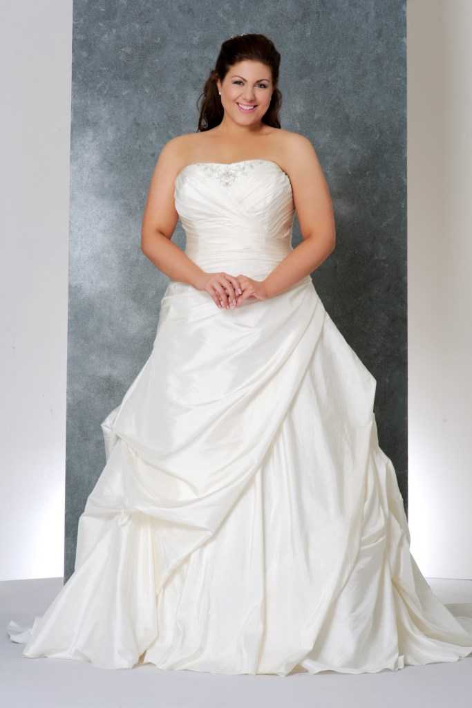 Свадебные платья для полных девушек: выбор образа для полных невест (55 фото)