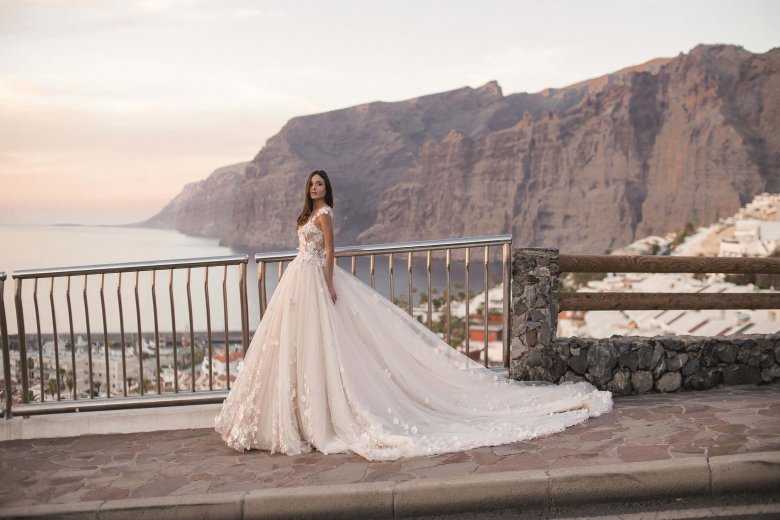 Свадебное пышное платье со шлейфом: особенности и правила выбора (53 фото)