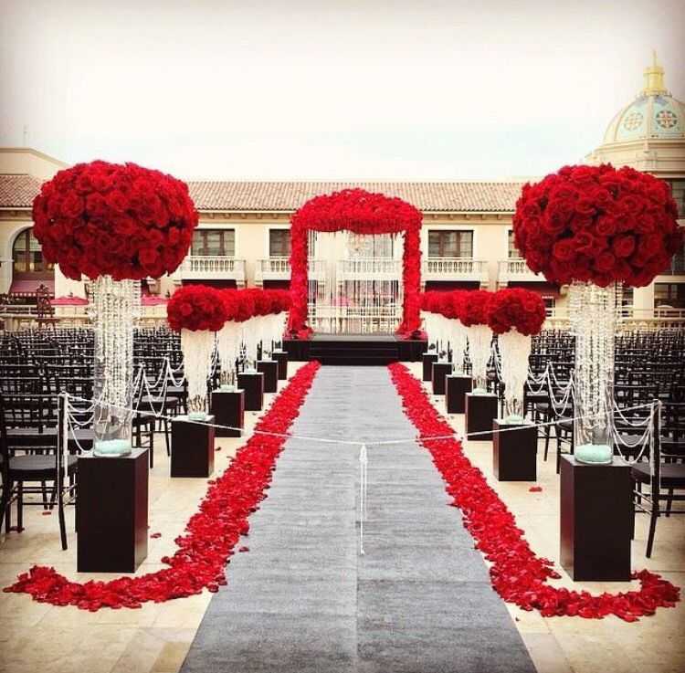 Оформление свадьбы в красном цвете ? в [2021] – наряды жениха, невесты & гостей, декор зала