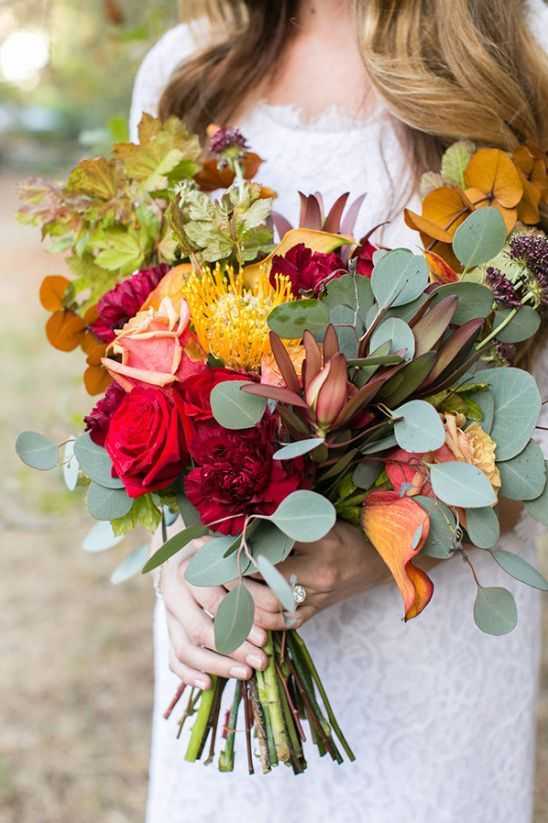 Осенний букет невесты: цветовая гамма и варианты гармоничных композиций