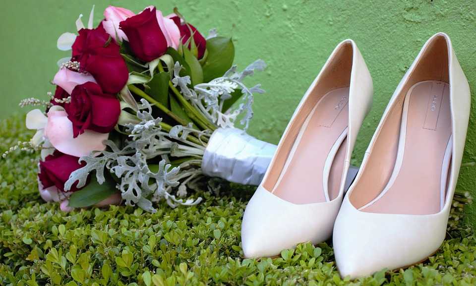 Свадебные балетки: как выбрать (советы и рекомендации), плюсы и минусы такой обуви для невесты, какой материал и цвет выбрать на свадьбу, фото