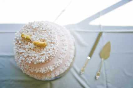 Свадебный торт с капкейками: оригинальные идеи и советы по выбору