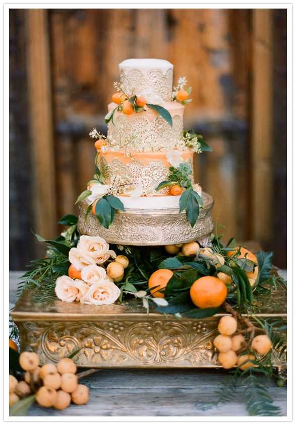 Свадебный трехъярусный торт: необычные идеи и советы по выбору
