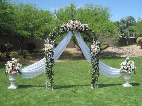 Выбираем свадебную арку для выездной регистрации