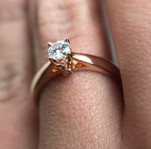 Подсказка для парней: как выбрать помолвочное кольцо, чтобы оно выглядело дороже?