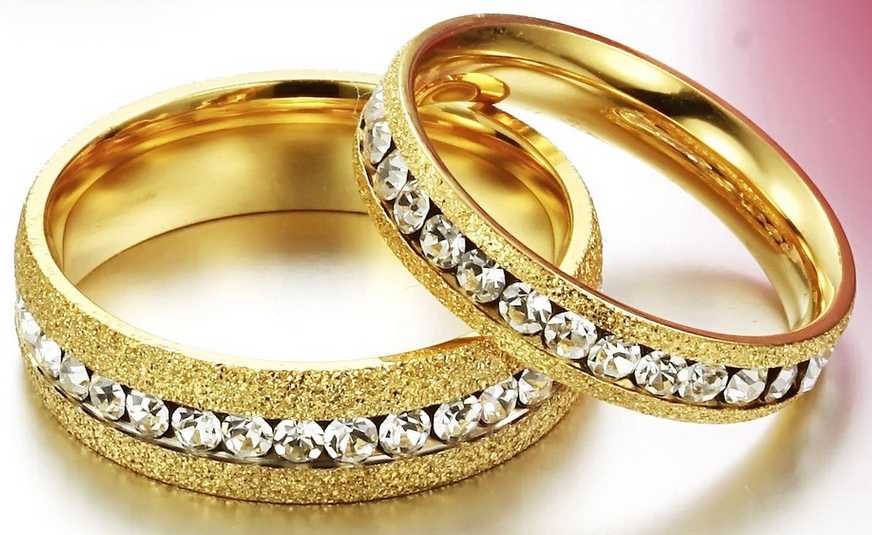 Что нельзя делать с обручальным кольцом: 8 примет для счастливого брака