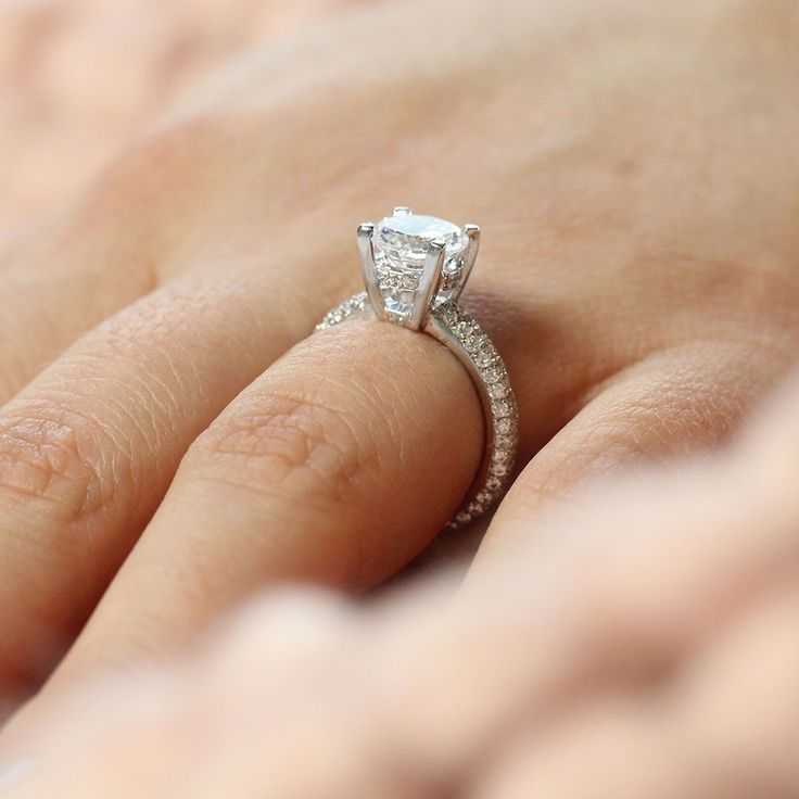 Бесценный символ: кольцо для помолвки, каким должно быть и что нужно учесть при выборе?