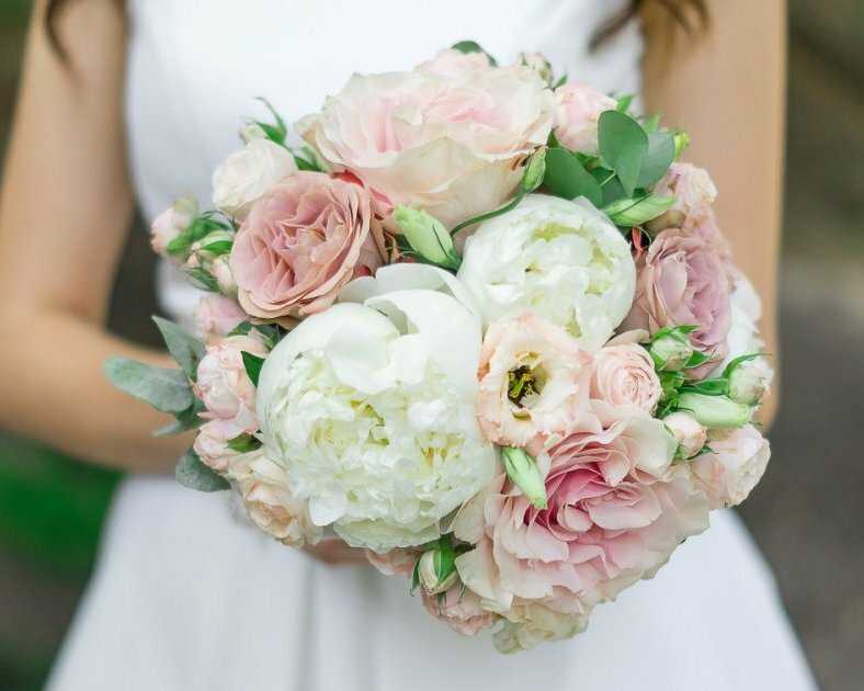 Букет невесты из пионов, составляем флористическую композицию