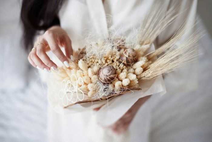 Необычные свадебные букеты для невесты: лучшие идеи и фото уникальных композиций