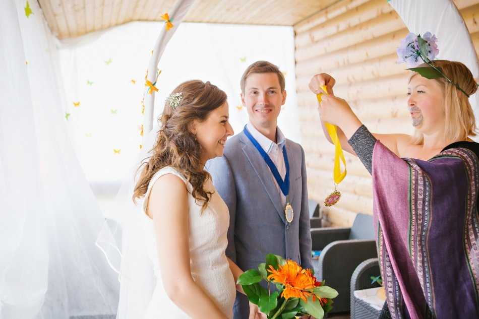 Украшаем двор на свадьбу своими руками: советы и идеи с фото