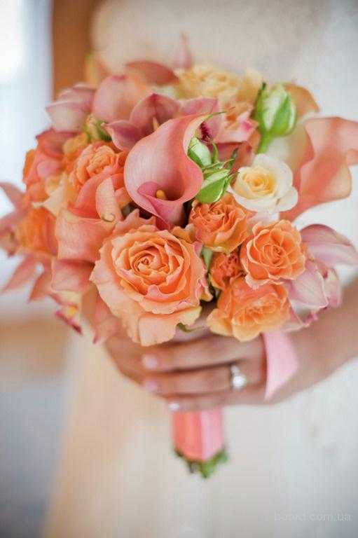 Самые красивые идеи персиковых букетов невесты для свадебного образа