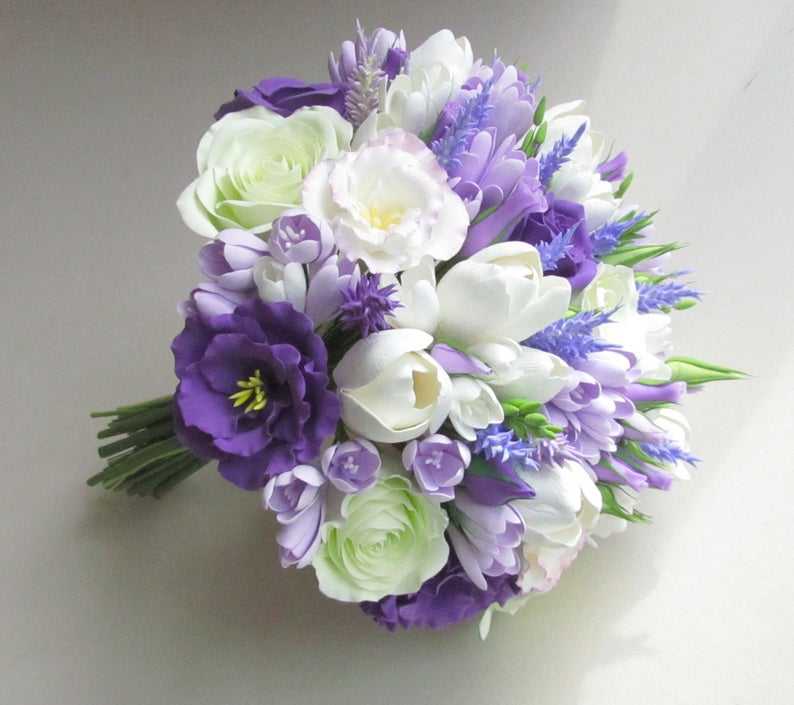 Бело-синий букет невесты (43 фото): выбираем свадебный букет в красно-бело-синем цвете и недорогие композиции на свадьбу с лилиями