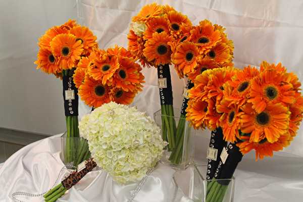 Букет невесты в цвете «марсала»