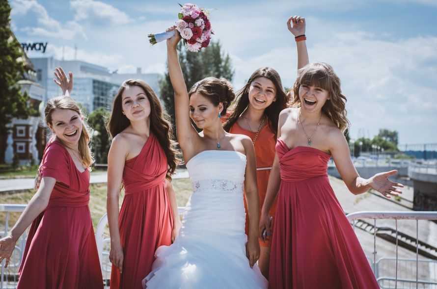 Образ подружки невесты, макияж, прическа, платье, фото. поздравление от подружек невесты на свадьбе. браслеты для подружек невесты своими руками. какой образ должен быть у подружки невесты. в этой ста