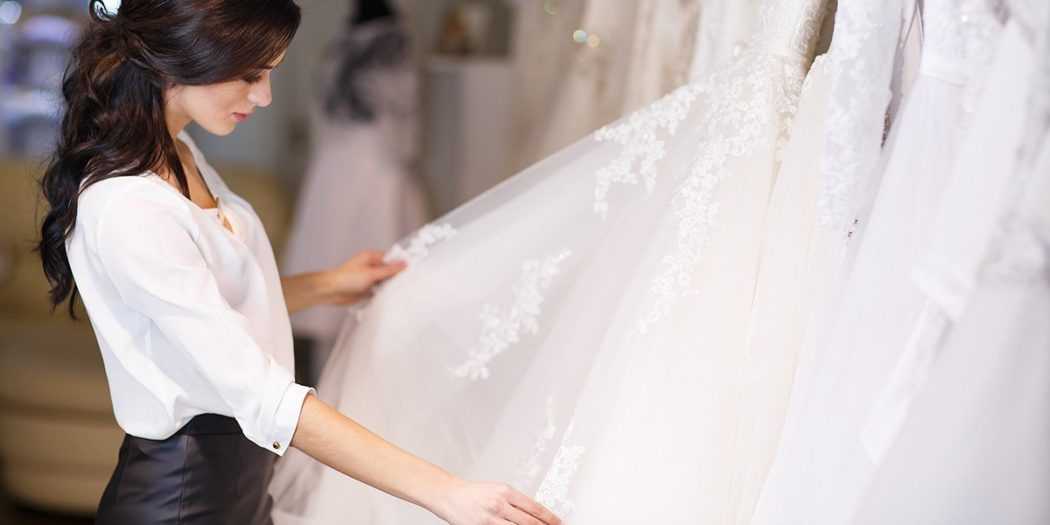Кто должен покупать свадебное платье невесте?