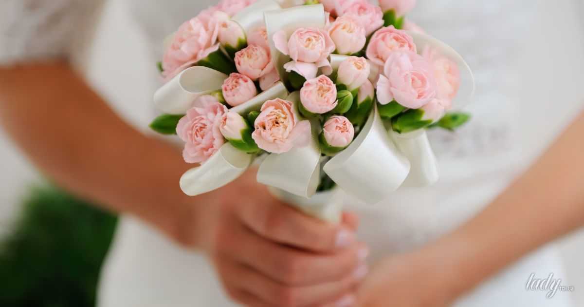 Свадебный букет: приметы & традиции?, соблюдаемые в [2021] – что с ним делать и куда деть цветы после свадьбы