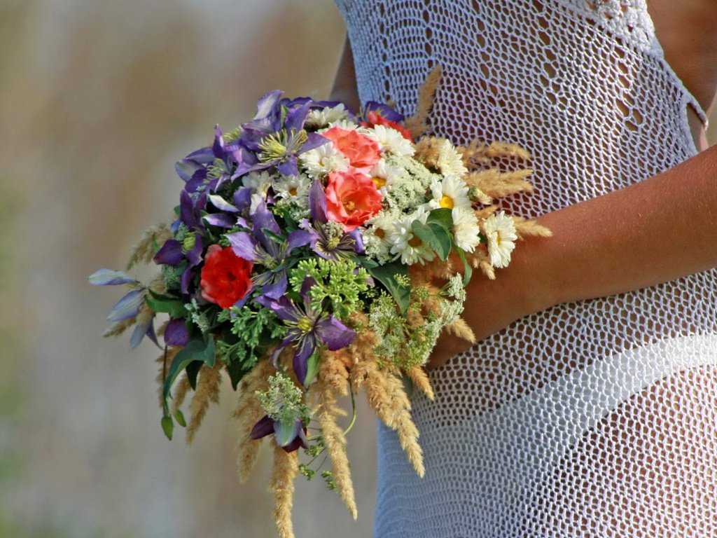 Свадебные букеты из бисера — шедевр для особого случая